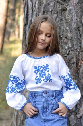 Ошатна біла блуза з вишивкою для дівчинки. Чернигов. фото 1 Ошатна біла блуза з вишивкою для дівчинки. Чернигов. фото 1