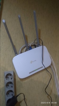 Роутер TL-WR845N(RU) V4.0 300 мбит/с   550
Роутер TL-WR941ND(UK) V5.1 300 мбит/. . фото 7