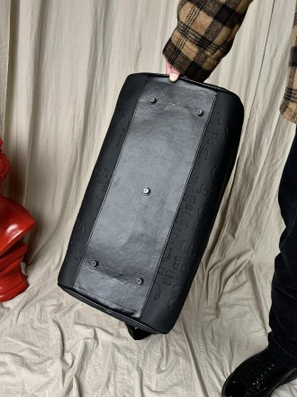
- Класична дорожня сумка- Лаконічний дизайн- Матеріал: шкірозамінник високої як. . фото 11