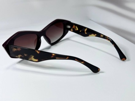 Солнцезащитные женские очки трапеции с поляризацией
защита от ультрафиолета uv40. . фото 3