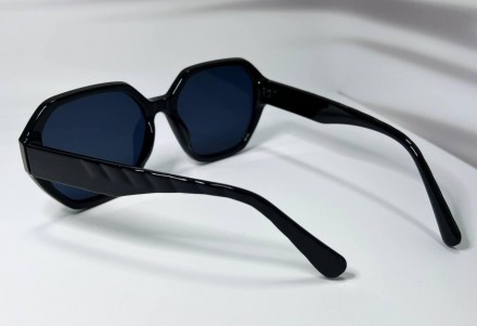 Солнцезащитные женские квадратные очки облегченные
защита от ультрафиолета uv400. . фото 3