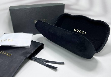 Брендовый футляр для очков Gucci
в комплекте пыльник, коробка, салфетка
цвета: к. . фото 2