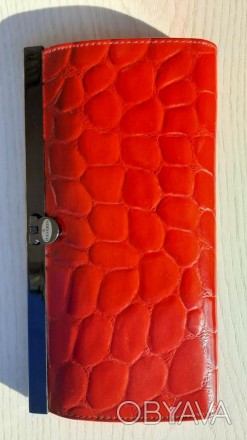Большой женский кожаный кошелек HASSION (красный)