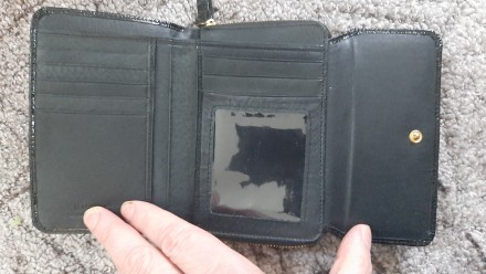 Женский кожаный кошелек HASSION на молнии (лакированная кожа, черный)

Отлично. . фото 6