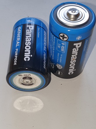 Нові цинково-карбонні батарейки R20 Panasonic (2шт., придатна до 08.2025р.) та A. . фото 3