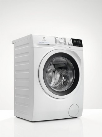 Стирально-сушильная машина серии Perfect Care 700 делает вашу одежду чистой одни. . фото 3