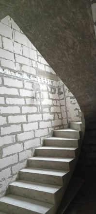 Изготавливае лестницы ,перила любой сложности по вашему или нашему проекту матер. . фото 6
