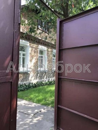  3 кімнатний будинок в Києві на Куренівці пропонується до продажу. 
 Цегляний бу. . фото 9