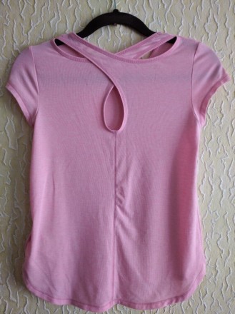 Розовая меланжевая спортивная футболка с красивым вырезом на спинке , девочке с . . фото 3