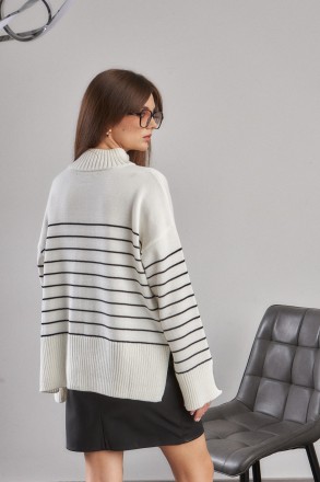 Жіночий светр Stimma Зомак. Це стильний светр із круглою горловиною, стійкою на . . фото 3