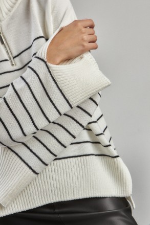 Жіночий светр Stimma Зомак. Це стильний светр із круглою горловиною, стійкою на . . фото 4