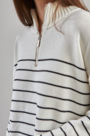 Жіночий светр Stimma Зомак. Це стильний светр із круглою горловиною, стійкою на . . фото 5