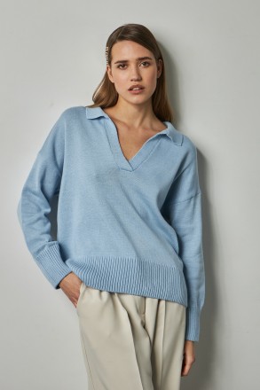Жіночий светр Stimma Гудзі. Це стильний светр із V-подІбною горловиною та комІрц. . фото 5