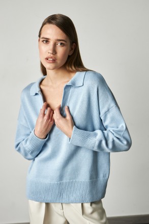 Жіночий светр Stimma Гудзі. Це стильний светр із V-подІбною горловиною та комІрц. . фото 3