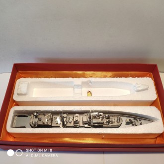 Продается стендовая сувенирная модель военного сторожевого корабля.
Материал хр. . фото 6