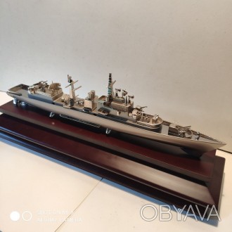 Продается стендовая сувенирная модель военного сторожевого корабля.
Материал хр. . фото 1