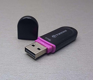 Флешка USB 16Gb — запам'ятний пристрій, що використовує як носій флешпам'ять, і . . фото 4