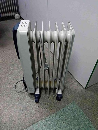 Чудовий сучасний оливний радіатор Delonghi GS 770715 добре справляється із завда. . фото 2
