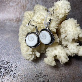 Пропонуємо Вам придбати сережки з натуральною мушлею "Око Шиви" у сріблі. Індія.. . фото 5