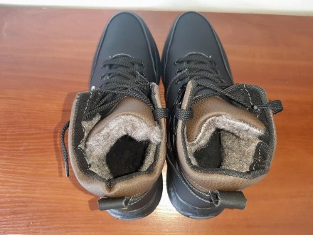 Мужские зимние кроссовки черные на шнурках на меху прошитые. Производитель - Льв. . фото 15