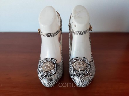
39р - 24.5 см ( последняя пара )
 
-- Модные стильные женские туфли на каблуке . . фото 3