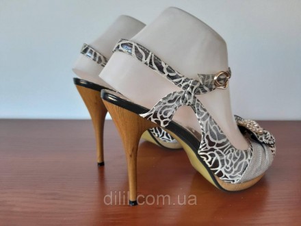 
39р - 24.5 см ( последняя пара )
 
-- Модные стильные женские туфли на каблуке . . фото 5