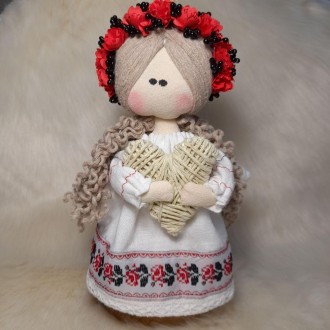 Декоративная украинская кукла – подвеска, ангел с сердцем. Все элементы изготовл. . фото 3