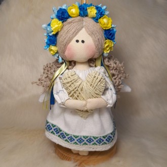 Декоративная украинская кукла – подвеска, ангел с сердцем. Все элементы изготовл. . фото 5