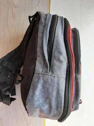 Дитячий рюкзак Bagland (сіро-червоний)

Дуже міцна, щільна тканина 
Розмір 36. . фото 3