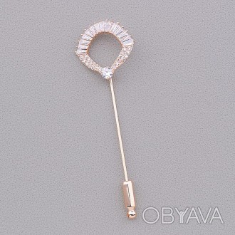 067407 Брошь 'FJ' Фианит (позолота 18к)
