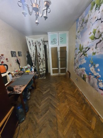 комната13 метров,мебель-диван,шкаф,стул,,бытовая техника,в соседних комнатах по . Комсомольский массив. фото 8