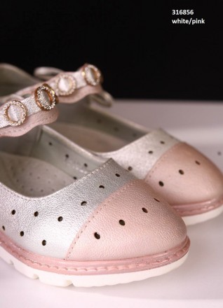 Легеньки та зручні туфлі для маленьких принцес. Гарно переливаються на сонці.  П. . фото 5