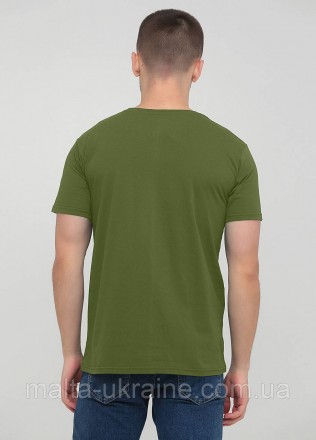 
Качественная оливковая мужская футболка с принтом спереди, круглый воротник. Со. . фото 3