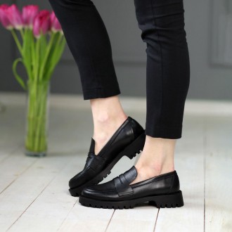 Класична модель жіночих туфлів Shanda 585138 в універсальному чорному кольорі. П. . фото 2