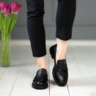 Класична модель жіночих туфлів Shanda 585138 в універсальному чорному кольорі. П. . фото 8