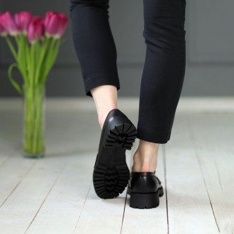 Класична модель жіночих туфлів Shanda 585138 в універсальному чорному кольорі. П. . фото 10