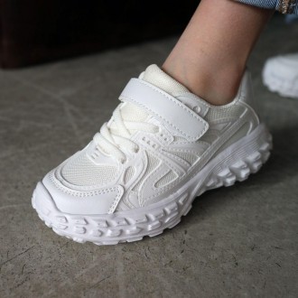 Стильна модель дитячих кросівок Kids 585082 в універсальному білому кольорі. Пар. . фото 2