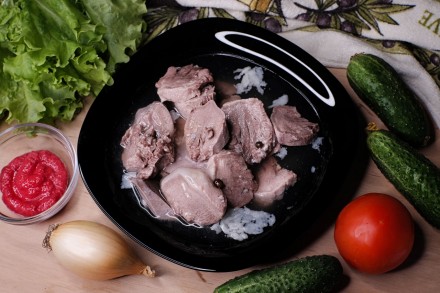 Язики свинячі в желе
Склад: язики свинячі, желатин, сіль кухонна, перець чорний. . фото 3
