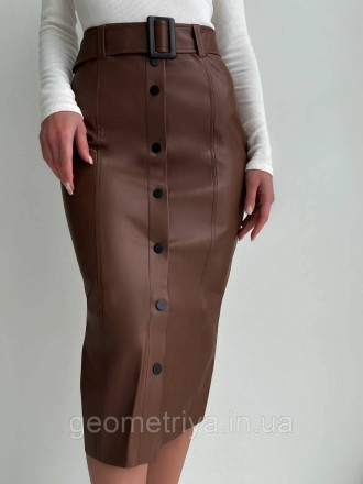 
Жіноча юбка карандаш на кнопках
Заміри:
ХS: талія 62-66, стегна 86-90
S: талія . . фото 2