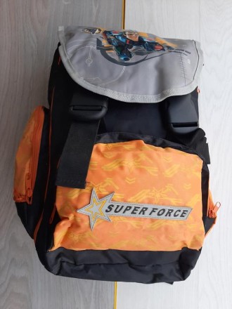 Рюкзак подростковый для мальчика Super Force

Материал: нейлон
Размер 43 Х 30. . фото 2