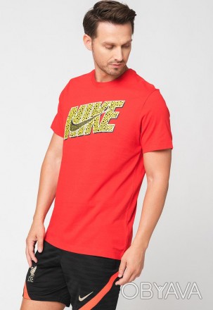 Футболка Nike Sportswear из хлопчатобумажной ткани с классическим кроем для повс. . фото 1