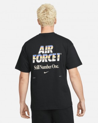 Вам не нужно просто носить любимые кроссовки Nike Air Force 1 на ногах — носите . . фото 5