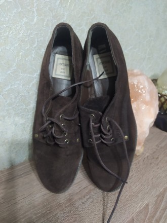 Продам жіночі туфлі дербі Venturini, Италія, Нат. замш коричневого кольору, усті. . фото 2