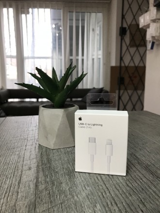 Кабель для iPhone Lightning to Type C cable 1m
Умеренно жесткий белый кабель с о. . фото 2