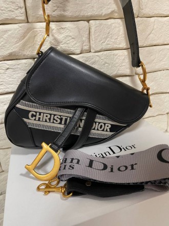 
 
 Christian Dior 
 
 Матеріал – Текстиль, еко шкіра
 Розмір: 23*21*9
 Одне від. . фото 3