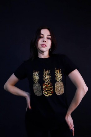 Невероятно модная футболка Ananas Black
Материал: 95 % Коттон, 5 % Еластан
Прекр. . фото 2