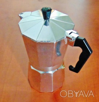 Гейзерная алюминиевая кофеварка на 6 чашек 
Как приготовить кофе в гейзерной коф. . фото 1