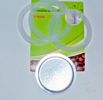 Сеточка и три резинки-прокладки для гейзерной алюминиевой кофеварки на 9 чашек
3. . фото 4