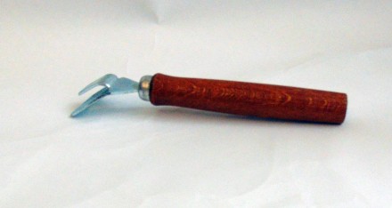 Чапельник - универсальная ручка для сковородок.
Металлический ухват с деревянной. . фото 5