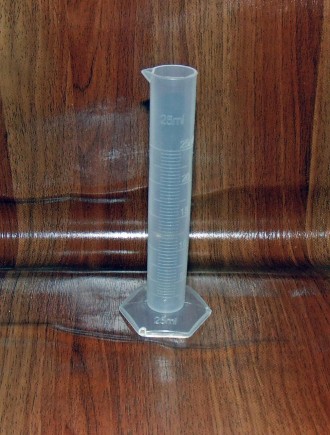 Цилиндр пластмассовый для спиртомера 25мл
Цилиндр для ареометров используется дл. . фото 2